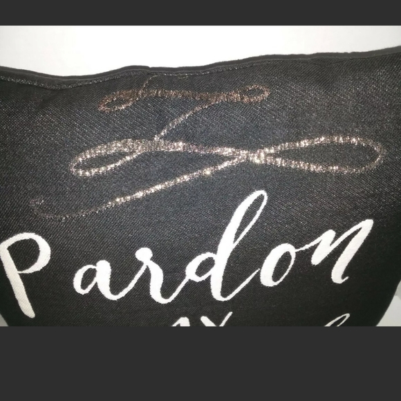 Pillow - Picture 2 of 8